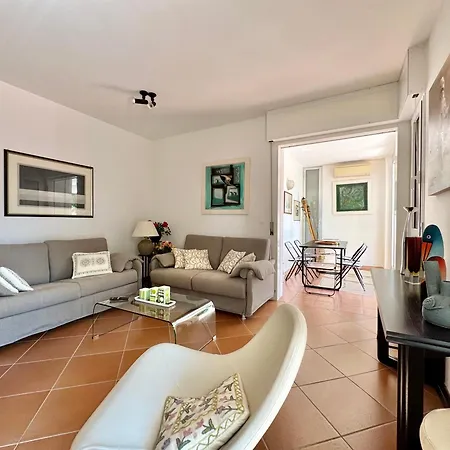 Riviera Complex Apartment *